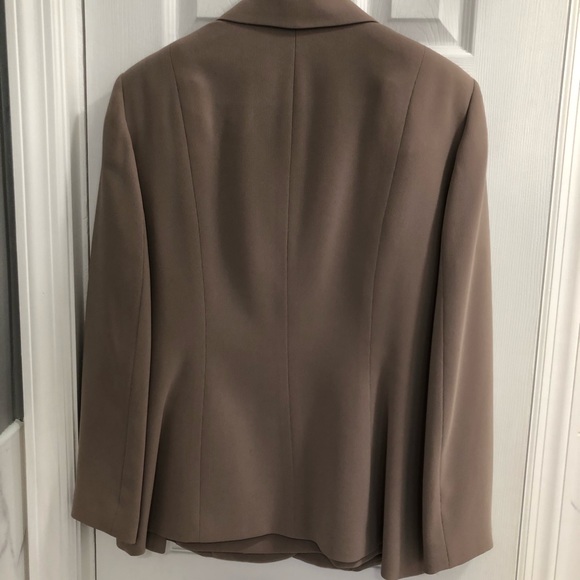 Tahari suit jacket and skirt business attire - Picture 3 of 5